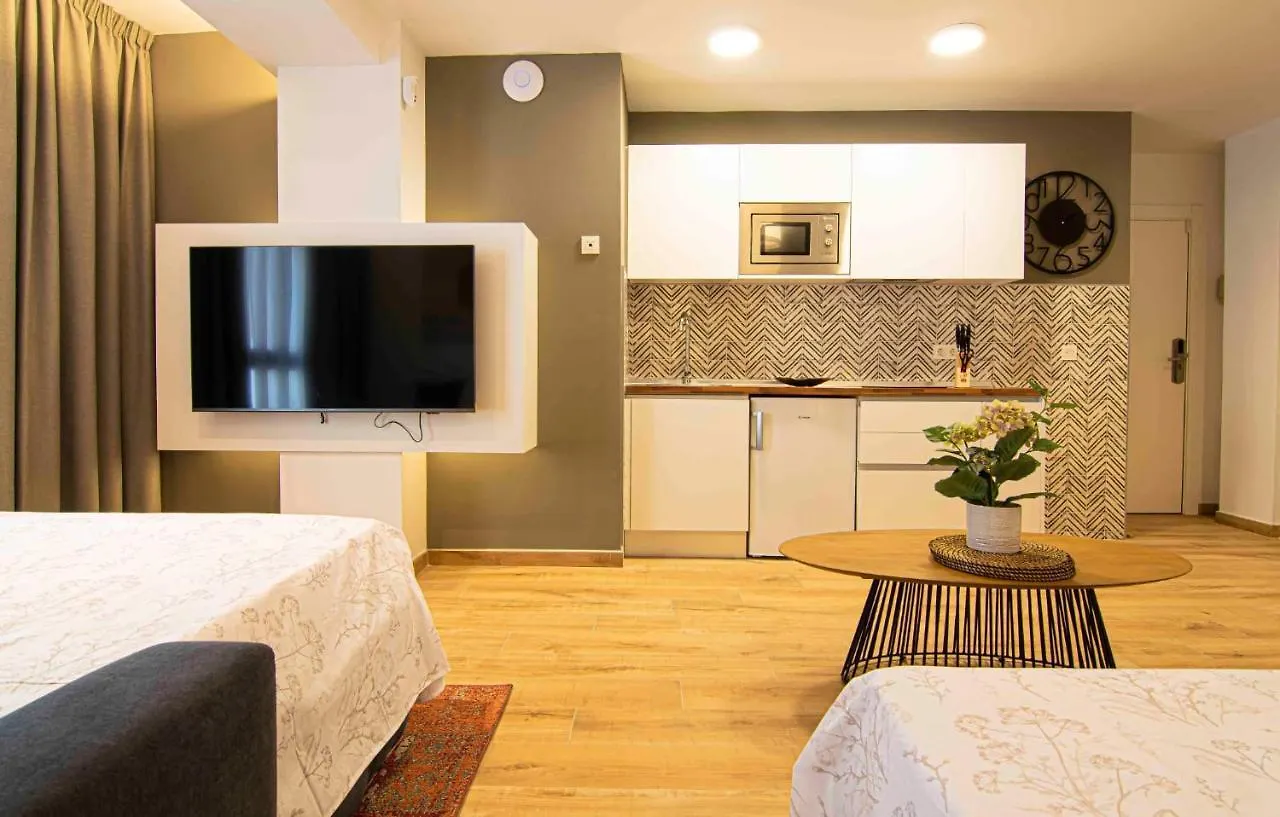 Apartamentos Leonor Malaga 0*,  Spain